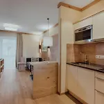 Panorama-im Bademantel Direkt In Alpentherme アパート