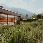 Panorama-im Bademantel Direkt In Alpentherme アパート