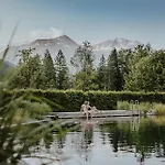 Panorama-im Bademantel Direkt In Alpentherme アパート *