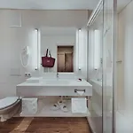 Panorama-im Bademantel Direkt In Alpentherme アパート *