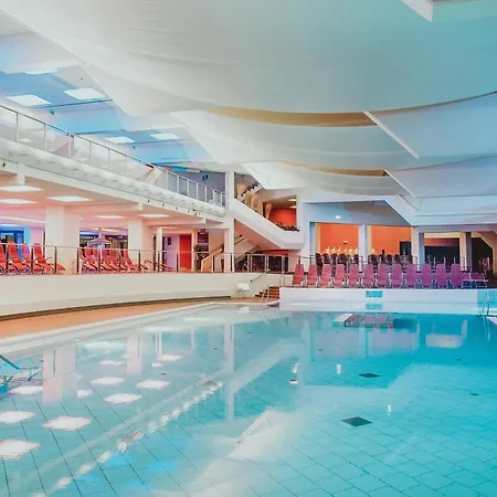 Panorama-im Bademantel Direkt In Alpentherme Apartament *